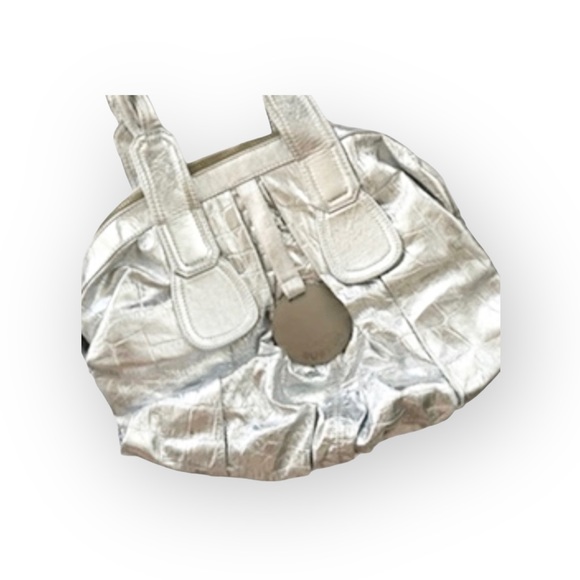 Rare: new Gustto Cala Bag ☻ Blogger Favorite ☻ Metallic Silver Leather ☻ Luxury - Picture 10 of 15